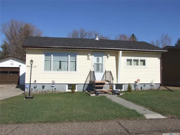 561 Dome CRESCENT, Burstall, SK S0N 0H0