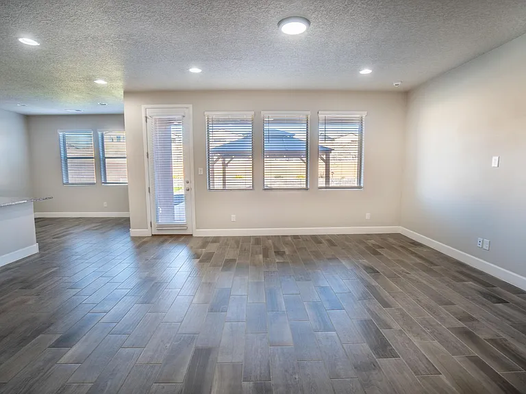 6205 Redroot St NW — Photo 10
