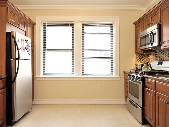 2nd image of 1 Franklin Ave APT 4D