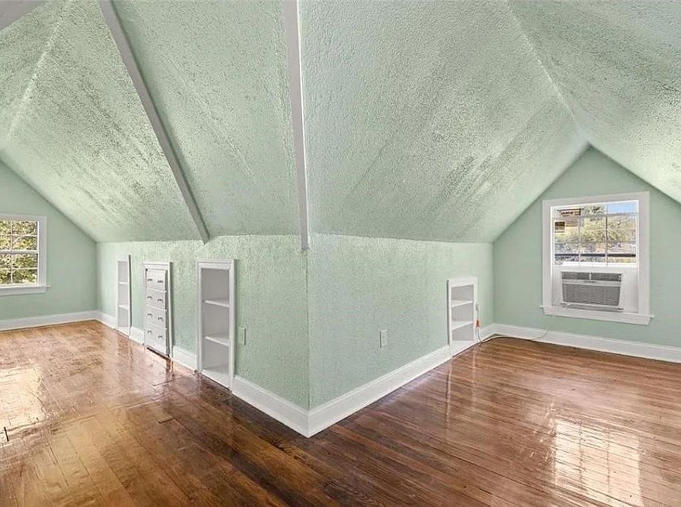 2nd image of 309A Coffee St