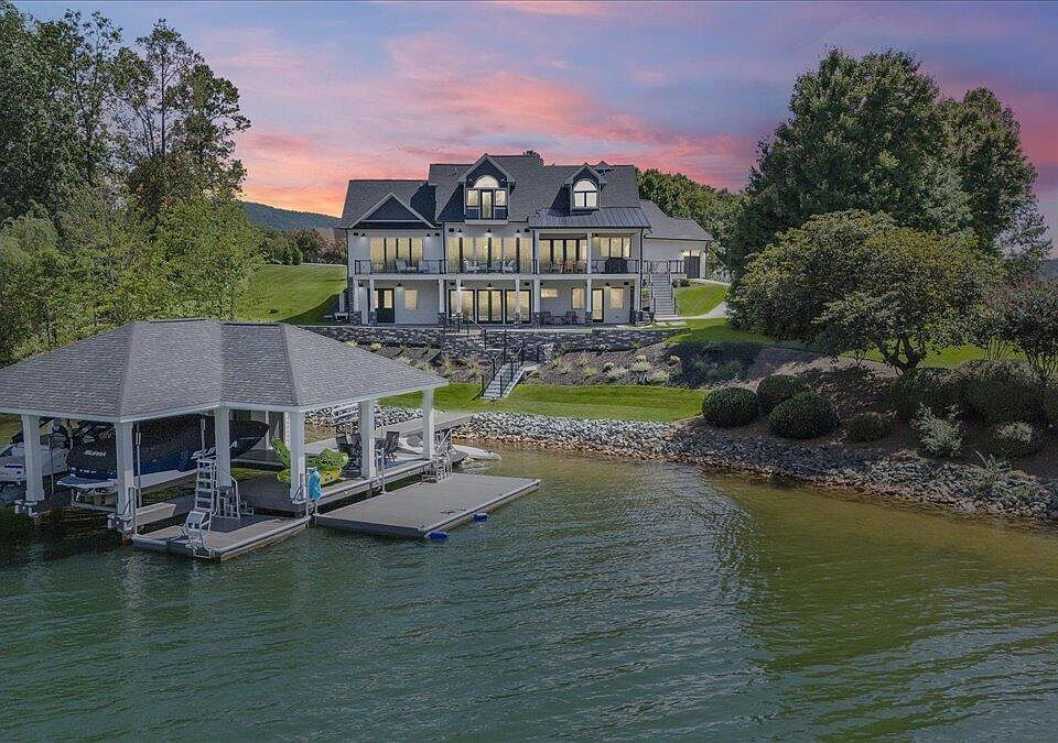 1st image of 176 Three Point Isle Dr