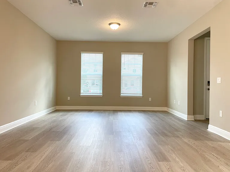 14074 Frasier St — Photo 8
