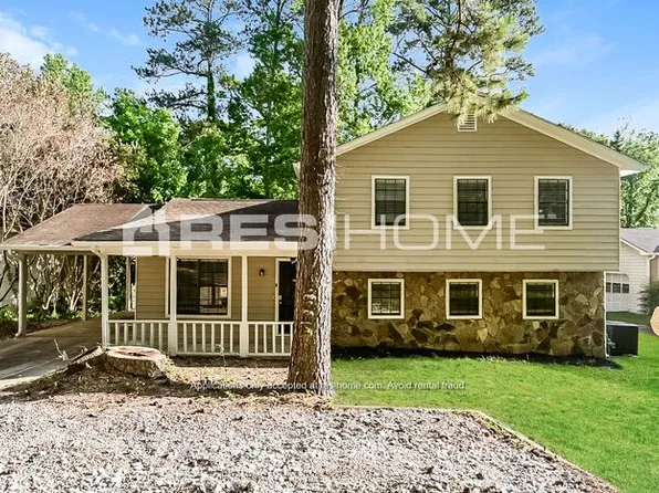 70 Homestead Pl, Rex, GA 30273