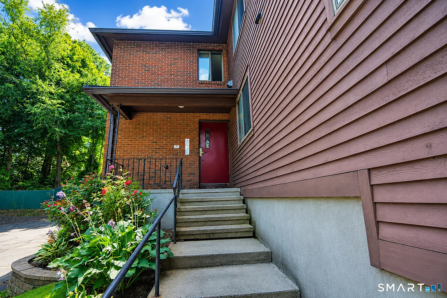 2 bed, 1.0 bath, 11416 sqft, $1,600 — Photo 3