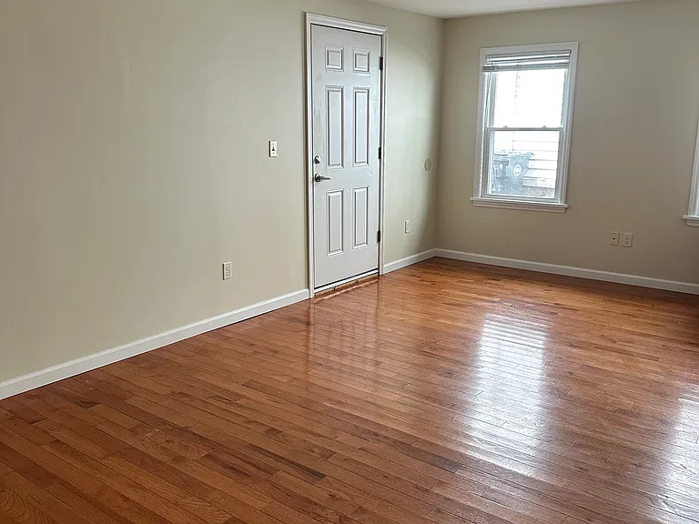131 Mill St #1 — Photo 4