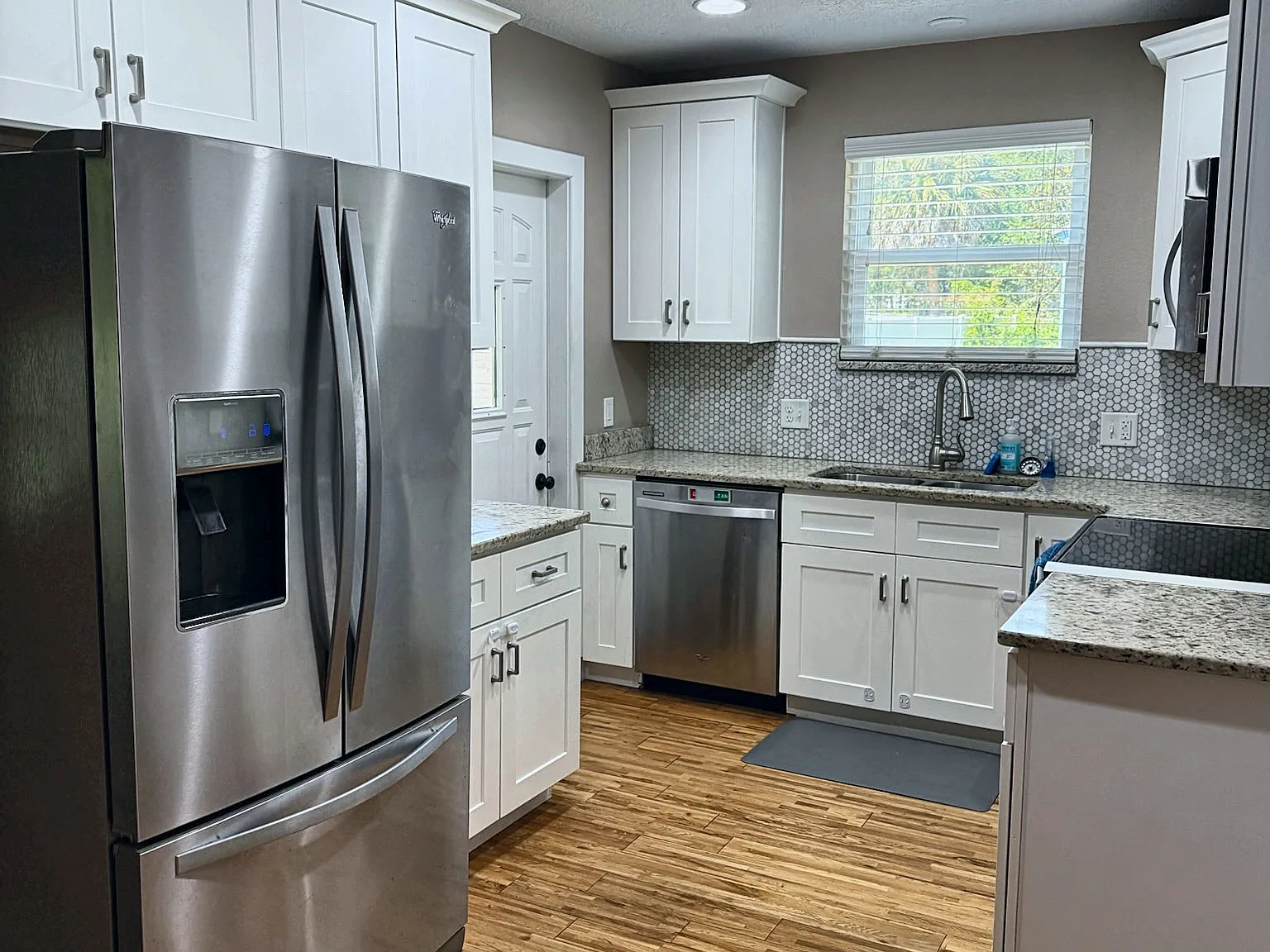 3 bed, 1740 sqft, $2,500 — Photo 4