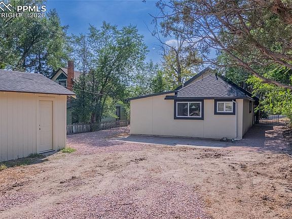 3rd image of 514 W San Rafael St