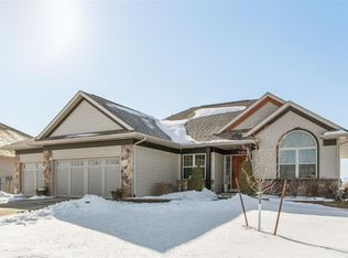 2139 Glen Oaks Dr, Coralville, IA 52241