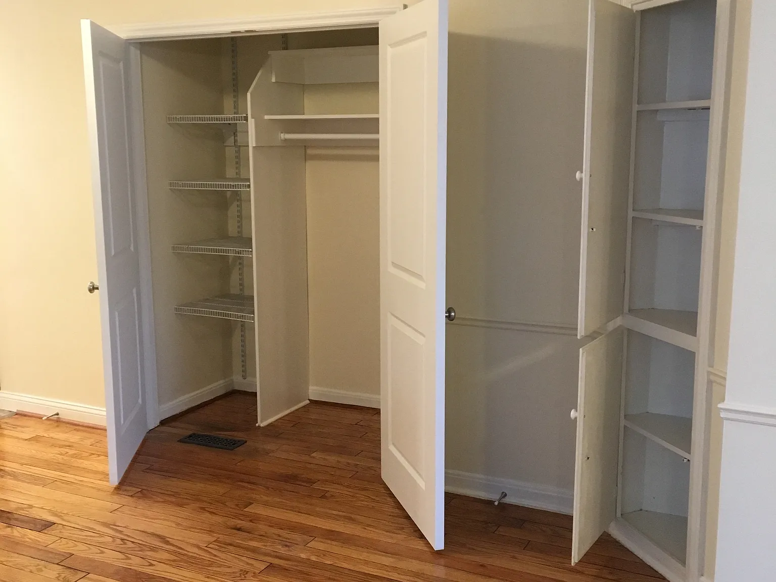 1 bed, 950 sqft, $1,375 — Photo 3