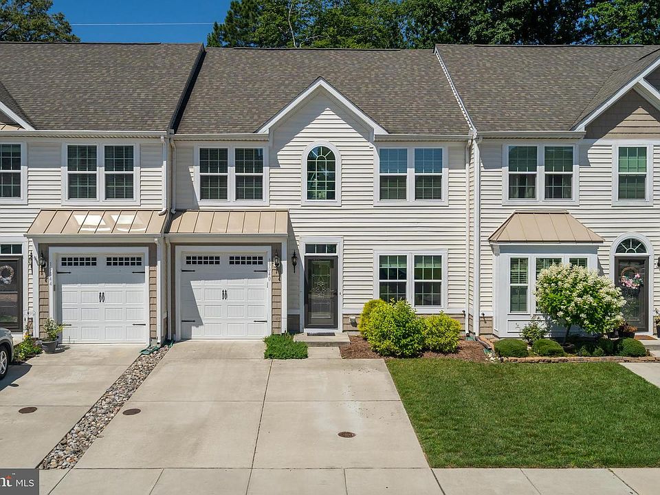 1st image of 19040 Timbercreek Dr