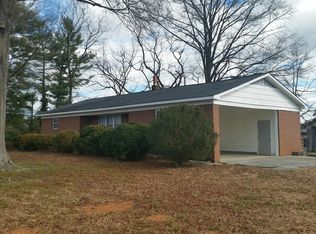1719 Guilford College Rd, Jamestown, NC 27282