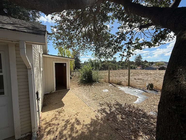 Dutch Ln — Photo 10