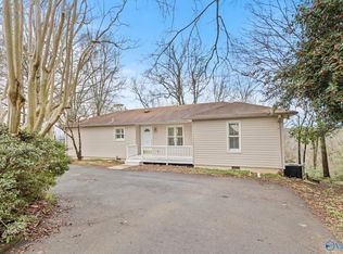 177 Rainbow Cir, Albertville, AL 35950