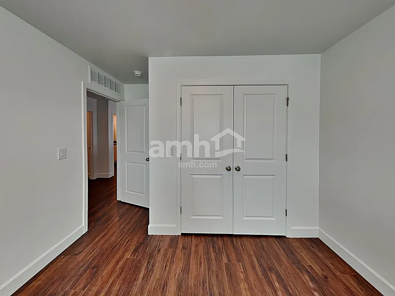 6619 S 42nd Dr — Photo 15