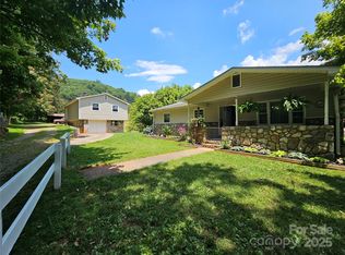 560 Bailey Mountain Rd, Mars Hill, NC 28754