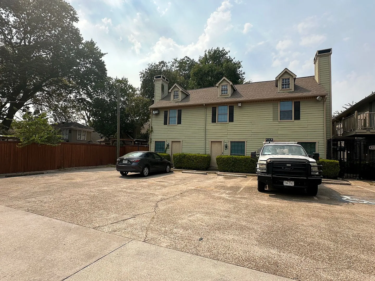 1221 Abrams — Photo 2