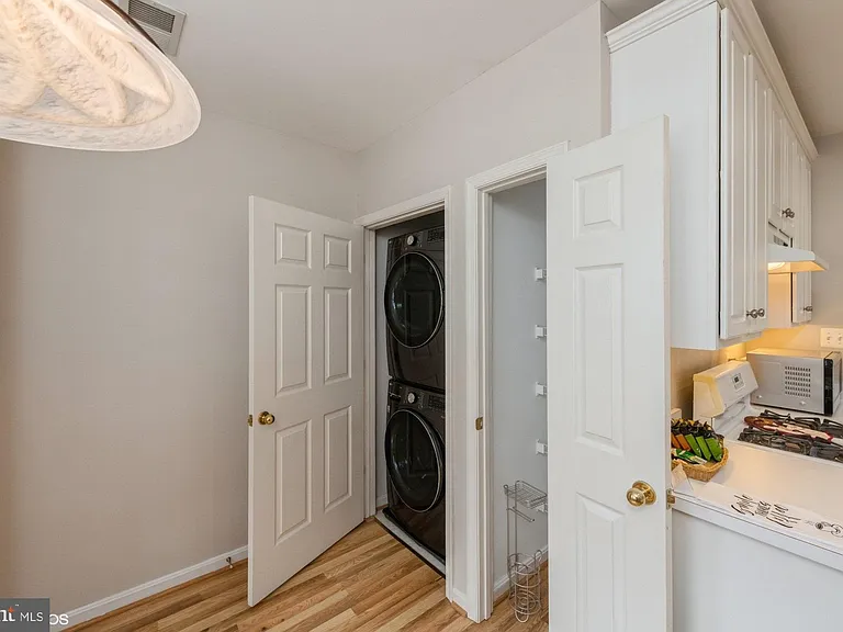 25340 Lake Mist Sq #301 — Photo 15