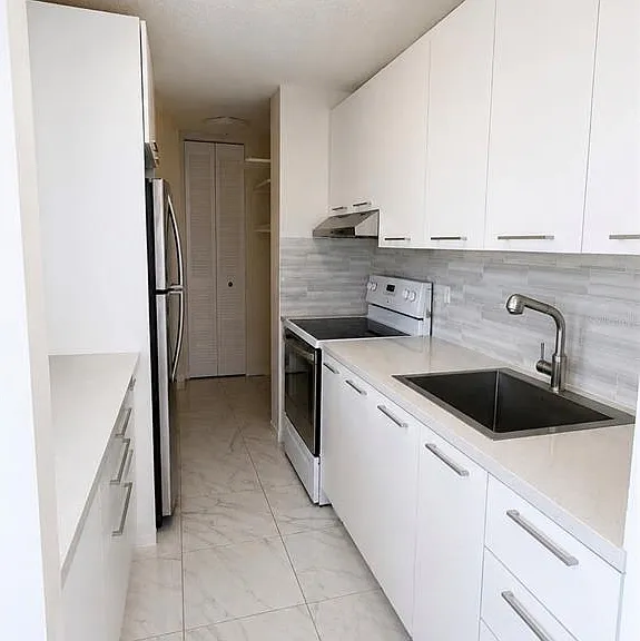 368 Cond Crystal — Photo 1