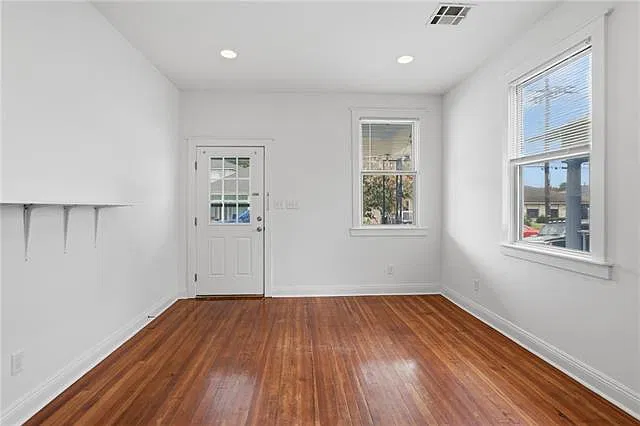 3 bed, 2.0 bath, 1000 sqft, $1,900 — Photo 4