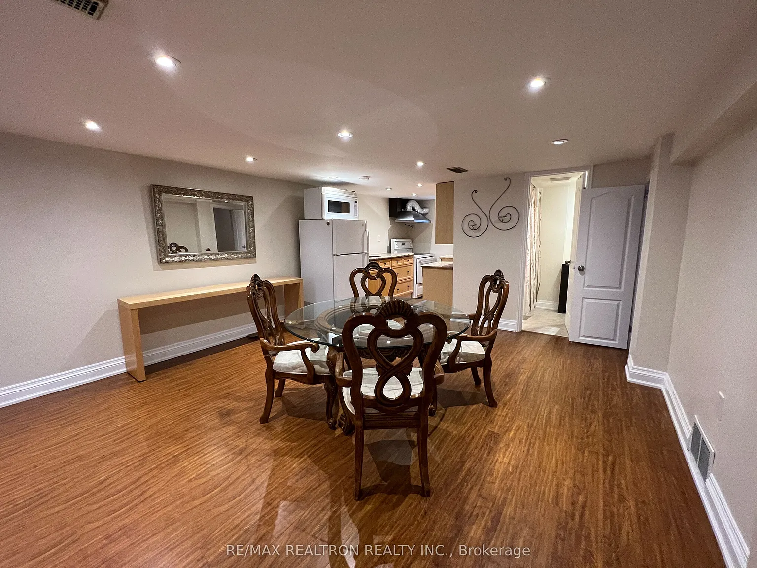 1 bed, $1,690 — Photo 4