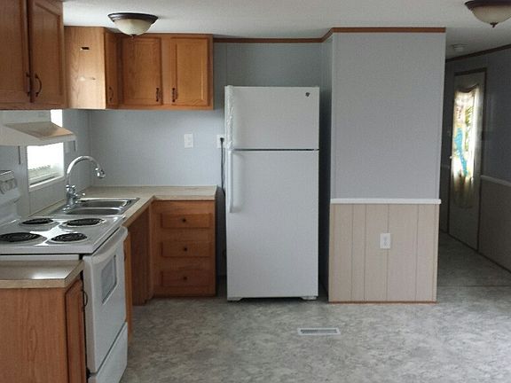2nd image of 1909 Peartree St