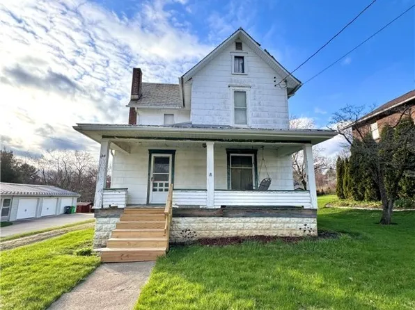 144 Church St SW, Sugarcreek, OH 44681