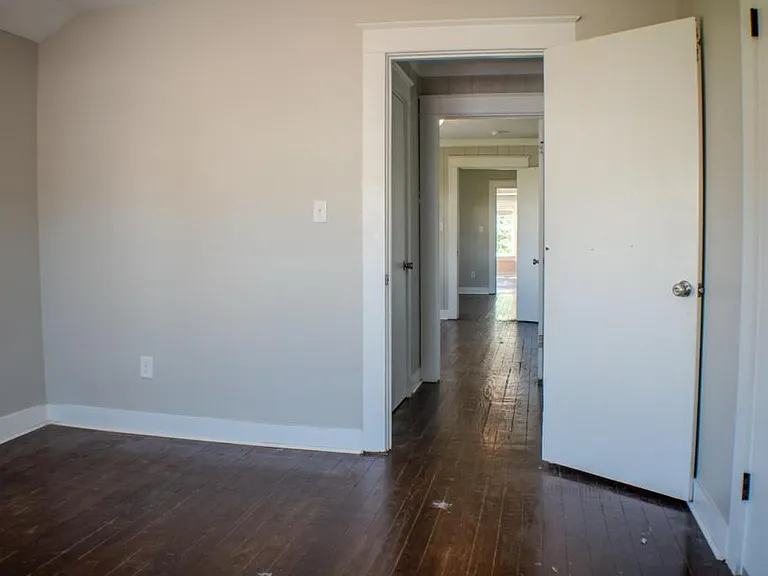 304 W Colville St — Photo 6
