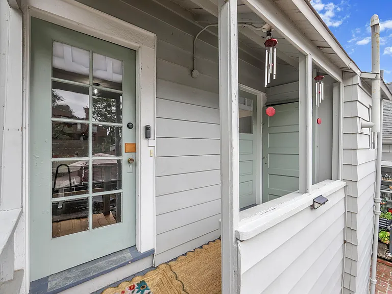 Nicholl Ave — Photo 20
