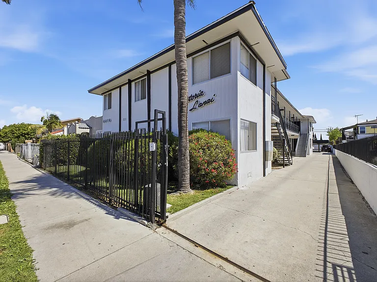 6416 S Victoria Ave #2A — Photo 13