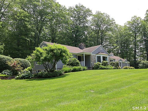 3rd image of 172 Gallows Hill Road