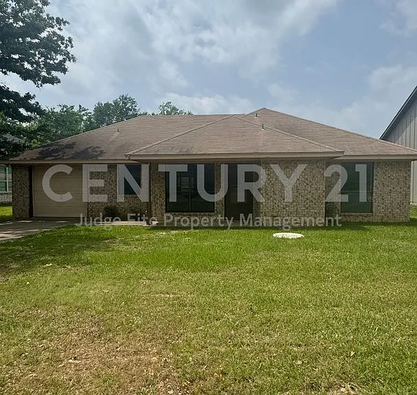 211 Anchor Ln — Photo 1