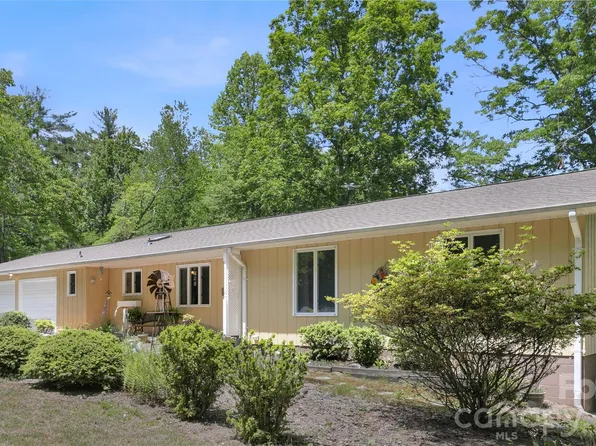 94 Sweetwater Ln, Pisgah Forest, NC 28768