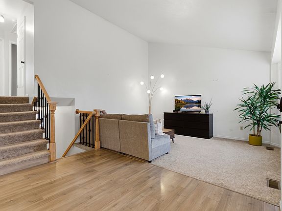 5th image of 1206 E Moss Cir