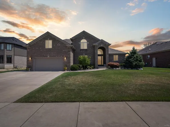 53210 Sams Ln, Chesterfield, MI 48047