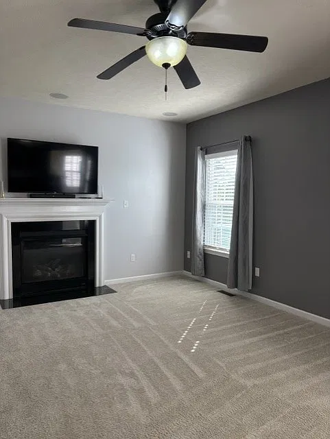 4 bed, 2.5 bath, 2366 sqft, $4,000 — Photo 2