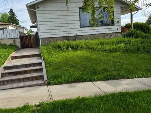 48 S Northmount Dr NW, Calgary, AB T2K 3E9