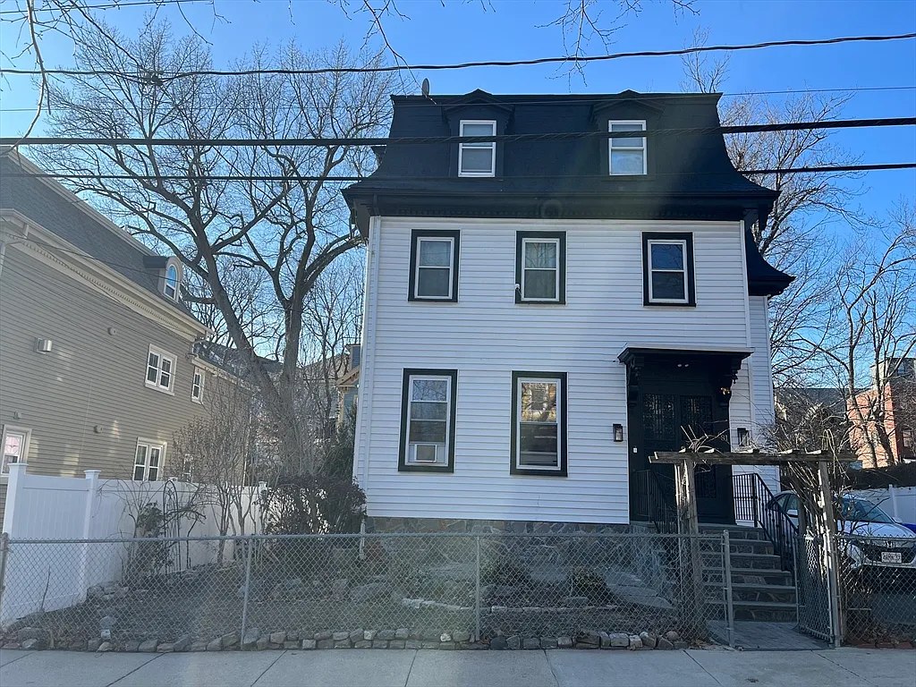 Building Photo - 81 Thornton St #3