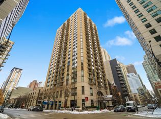 70 W Huron St APT 607, Chicago, IL 60654