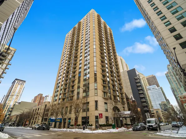 70 W Huron St APT 607, Chicago, IL 60654