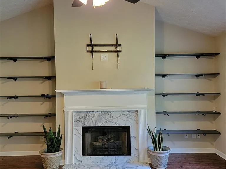 5219 Leecroft Dr — Photo 5