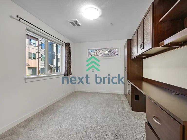 1438 158th Ct NE — Photo 9