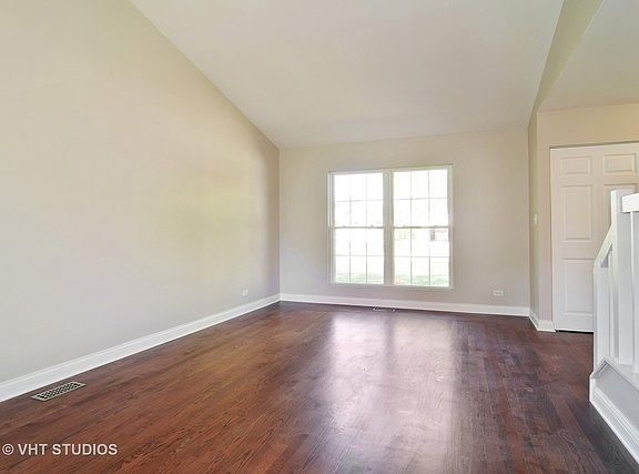 3rd image of 4515 Shorewood Dr N
