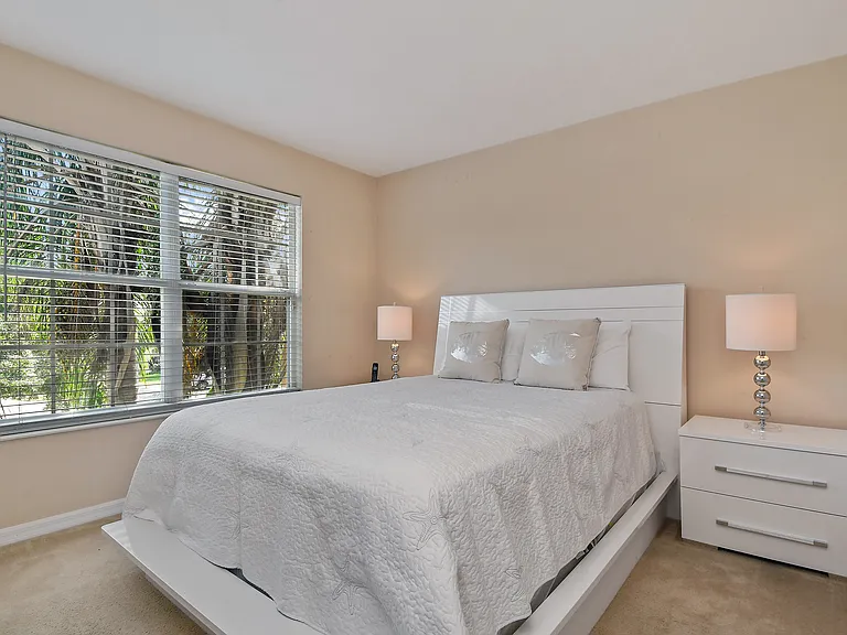 12713 Grovehurst Ave — Photo 23