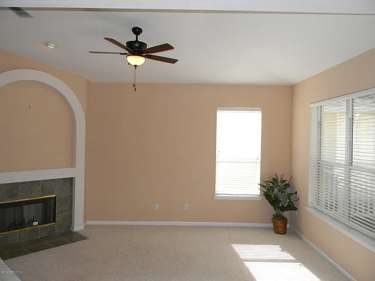 10599 Roundwood Glen Ct — Photo 7