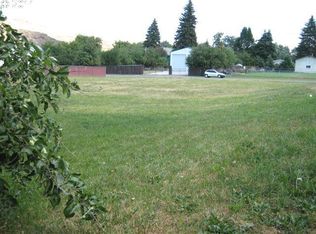 204 N Pine St, Wallowa, OR 97885