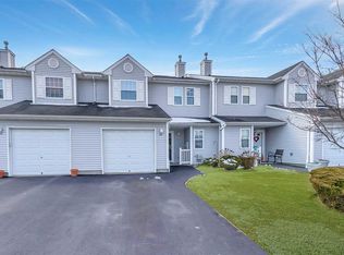 66 Smith Ave, Bay Shore, NY 11706