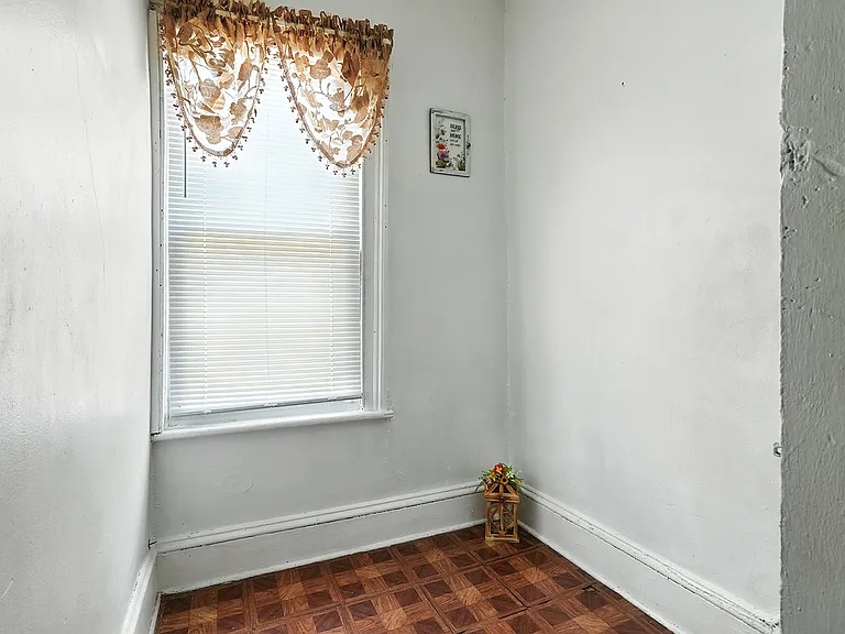 50 Oak St #2 — Photo 11