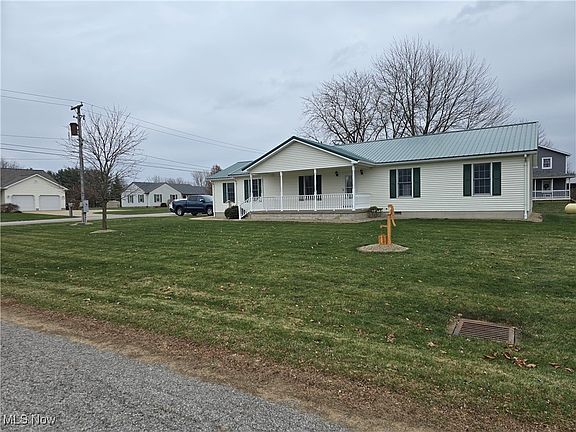 2nd image of 1 Maplewood Dr