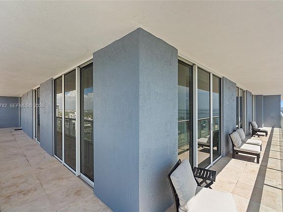 3rd image of 50 Biscayne Blvd APT 5210