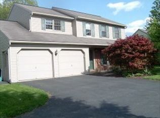 35 Glenbrook Rd, Leola, PA 17540